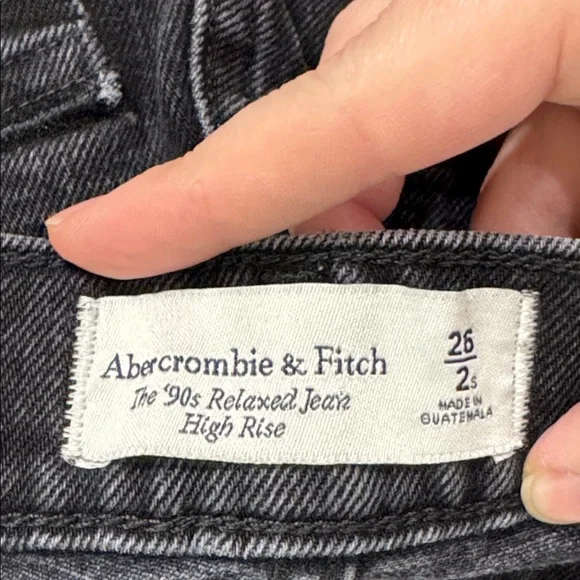 Abercrombie & Fitch The '90s Relaxed Jean High Rise Front Slits Black Jeans 26S - Picture 10 of 12